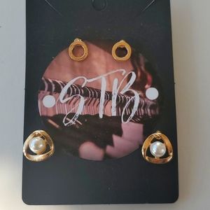 Boutique Two Pair Simple Gold Tone Studs Earrings